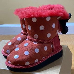 Ugg Minnie Mouse Sweetie Bow Boots red 7